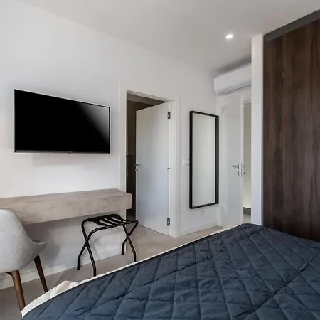 Villa Laguna Marina B2 *