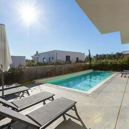 La Istriana - Seaview, Heated Pool * Krnica