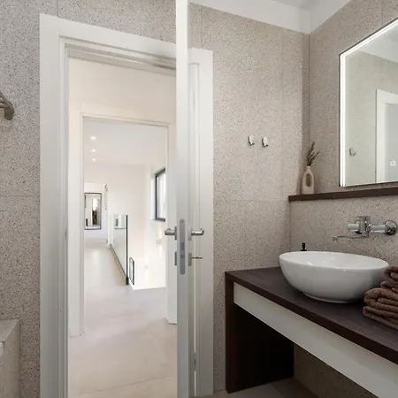 La Istriana - Seaview, Heated Pool Villa